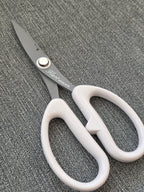 Silky Teflon Snips by Flart: Teflon Coated Scissors